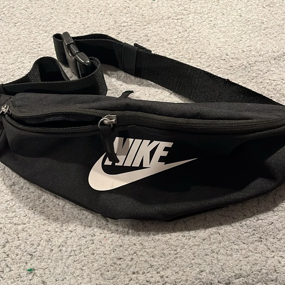 Nike Fanny pack bundle - Picture 3 of 3